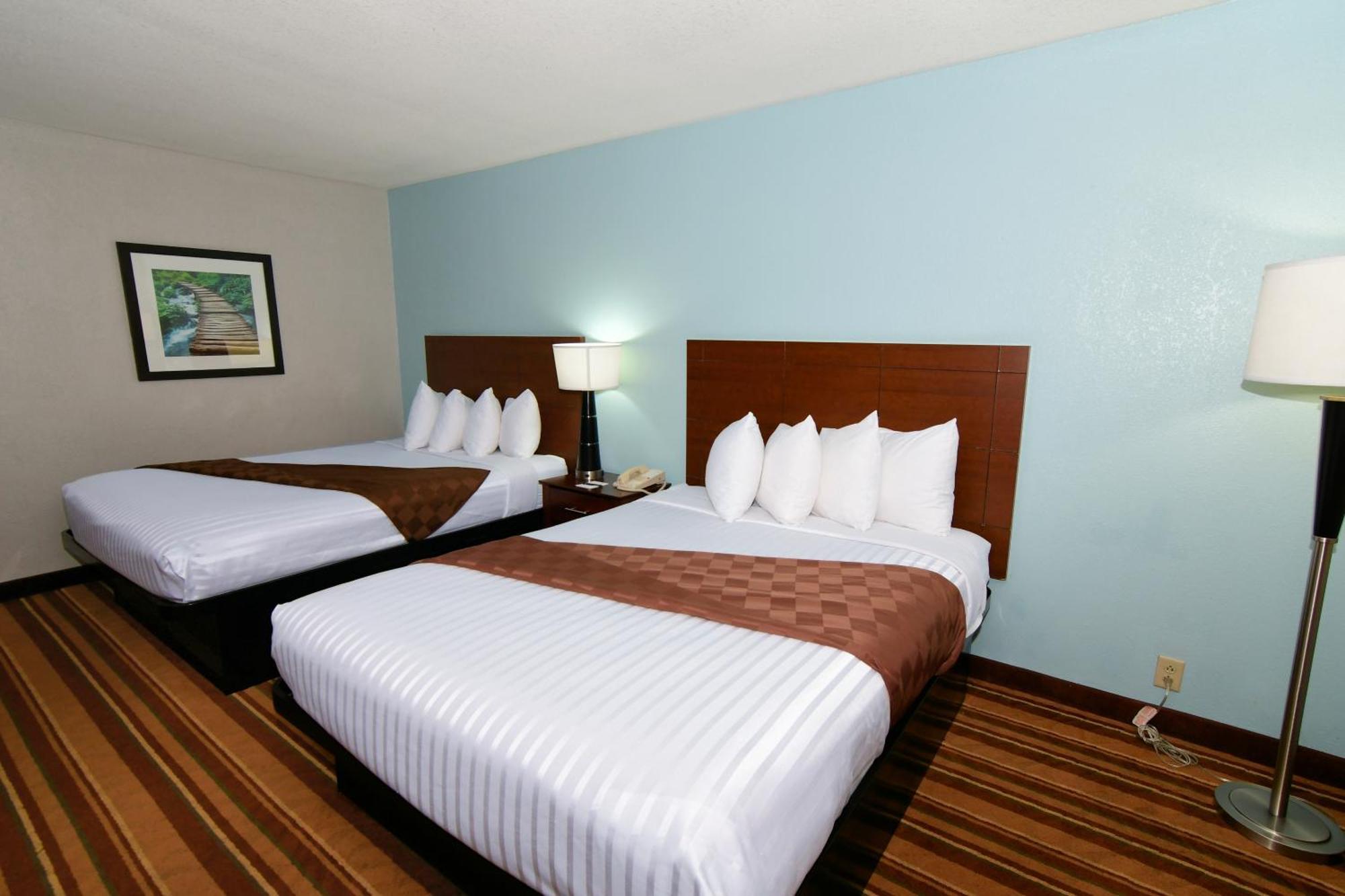 Rock Island Inn & Suites Marshalltown Exterior photo